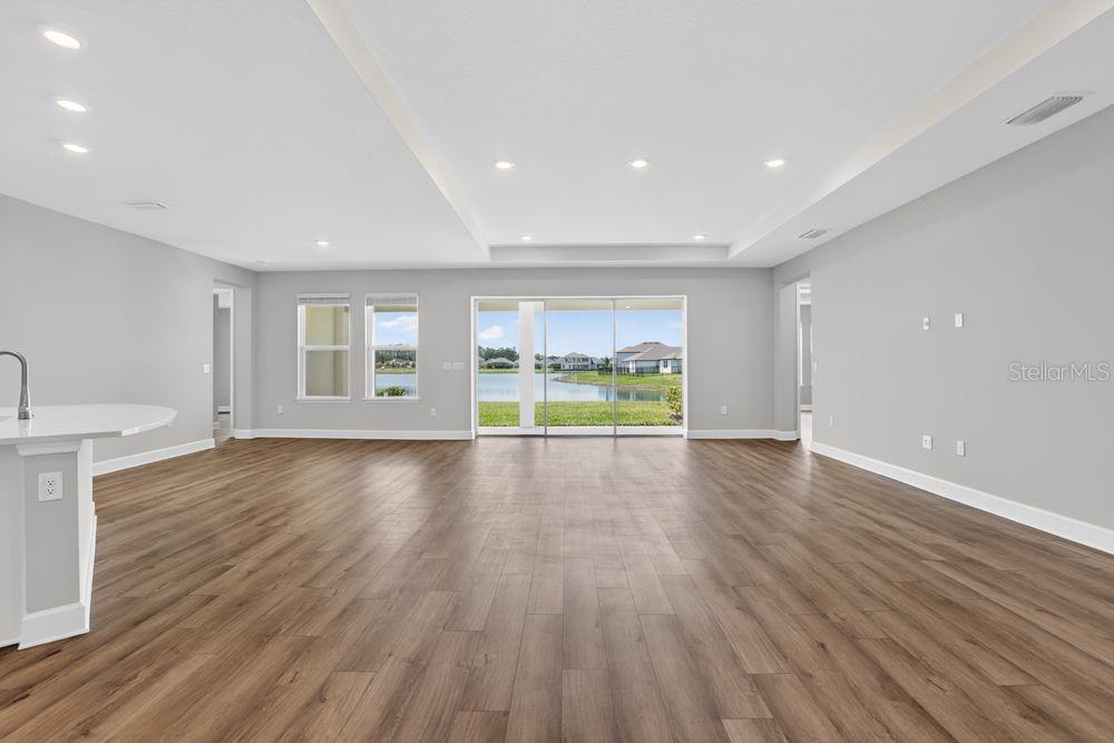 656 JUNONIA BLVD photo 4