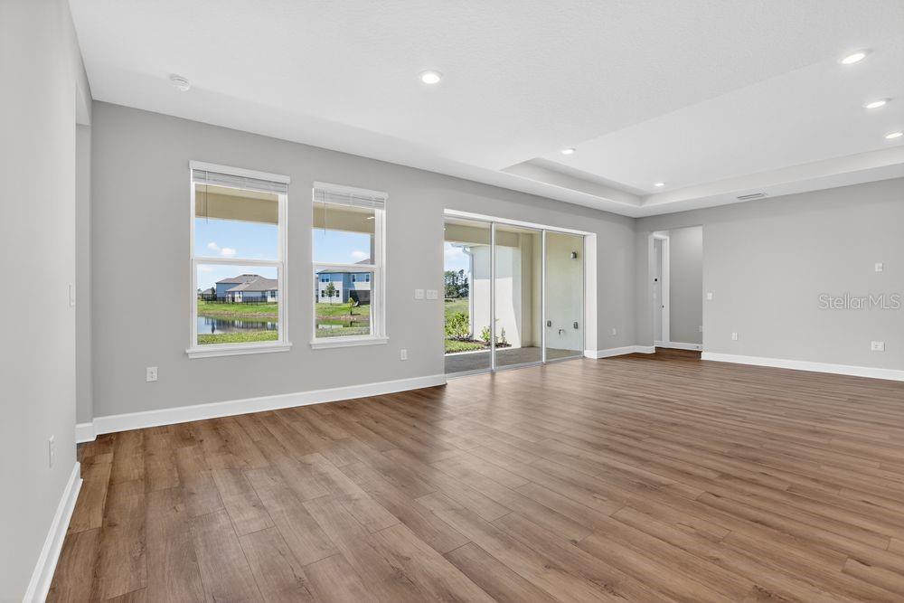 656 JUNONIA BLVD photo 5