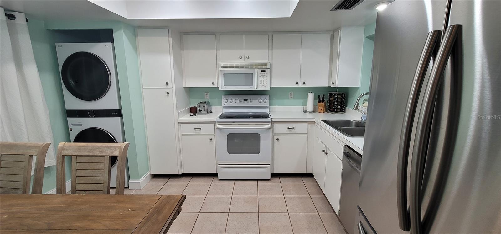 320 BARCELONA DR #320 photo 2