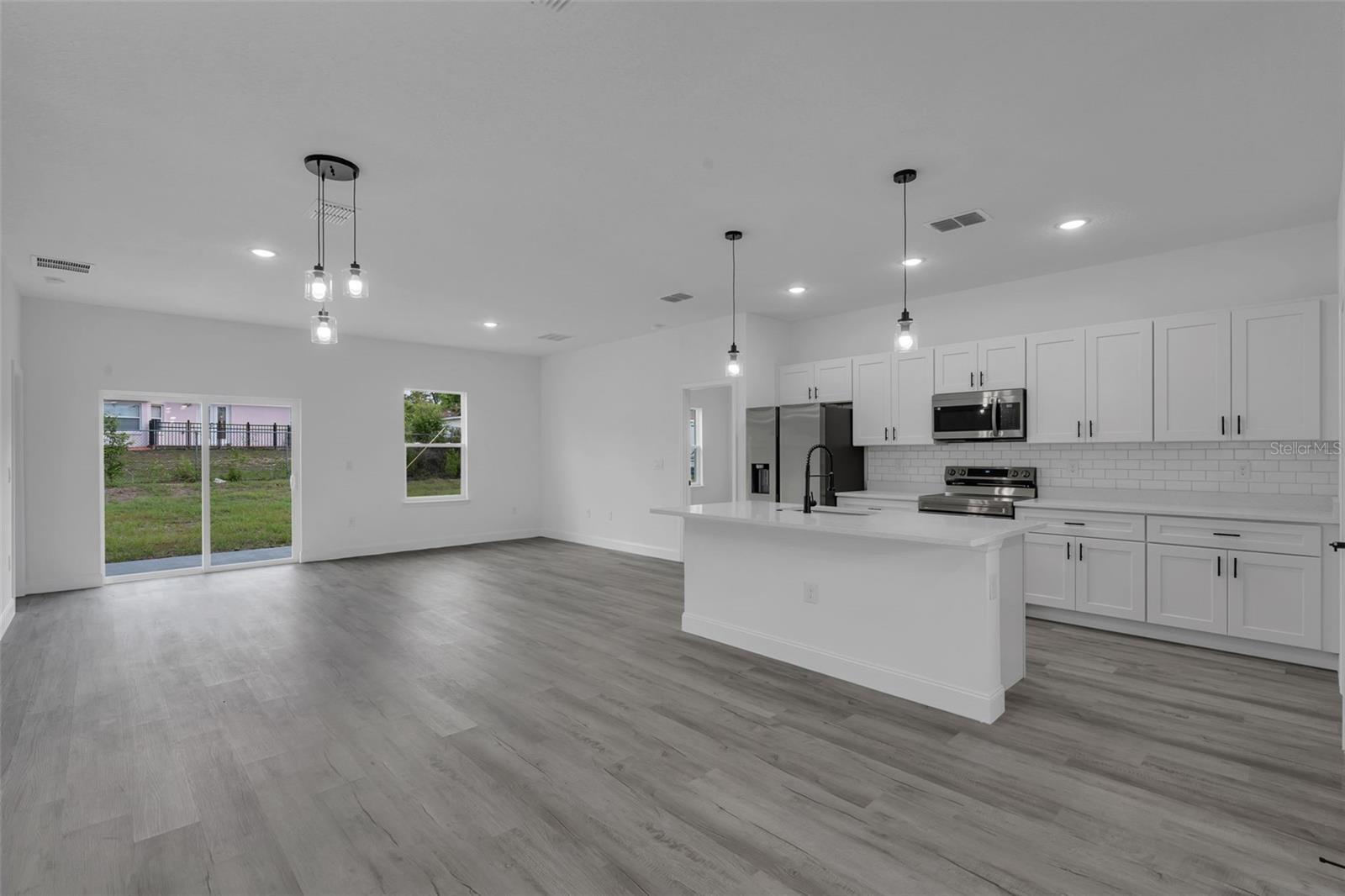 2211 SW 153RD PLACE photo 2