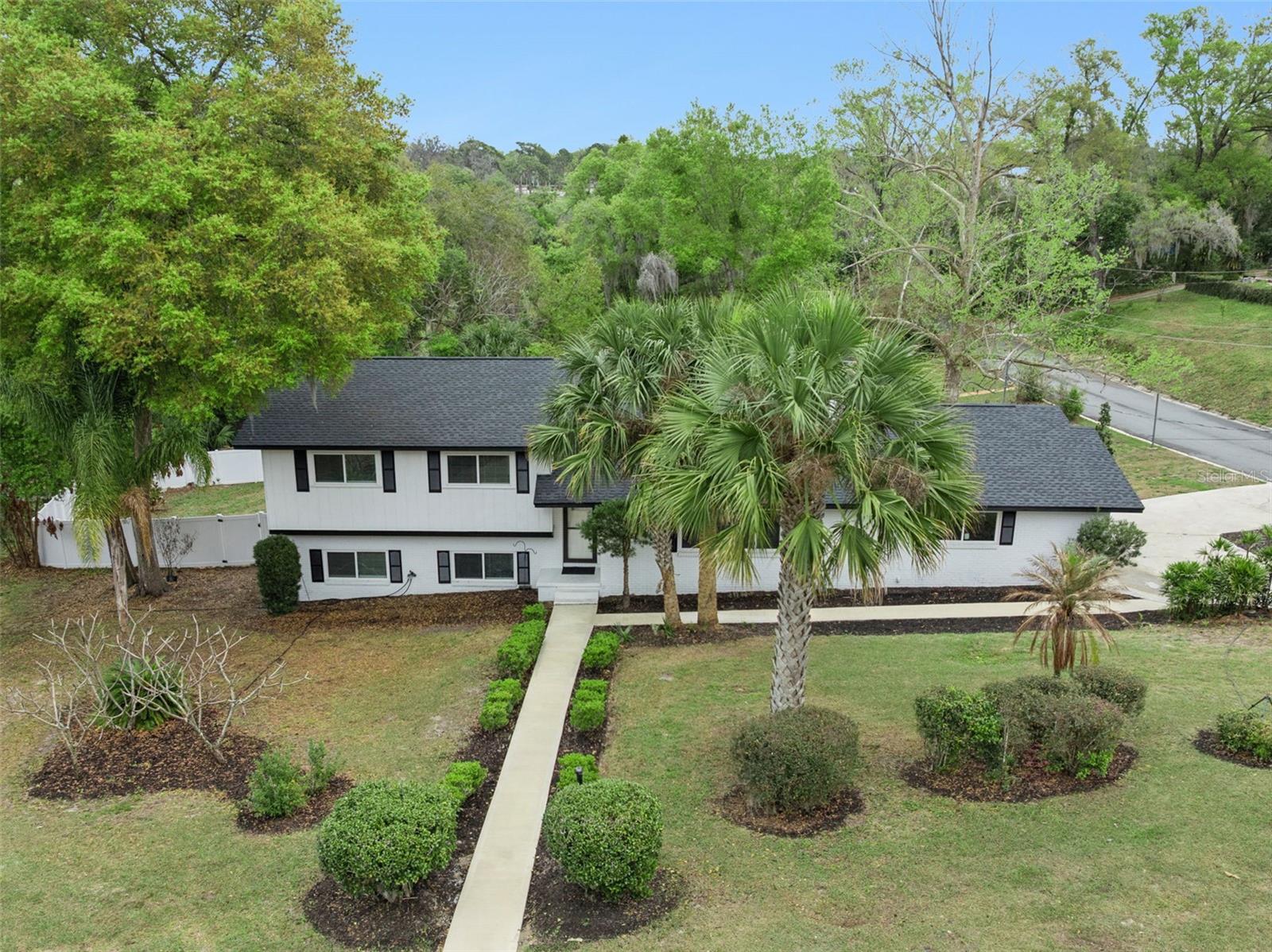 1450 HILLTOP DR photo 3