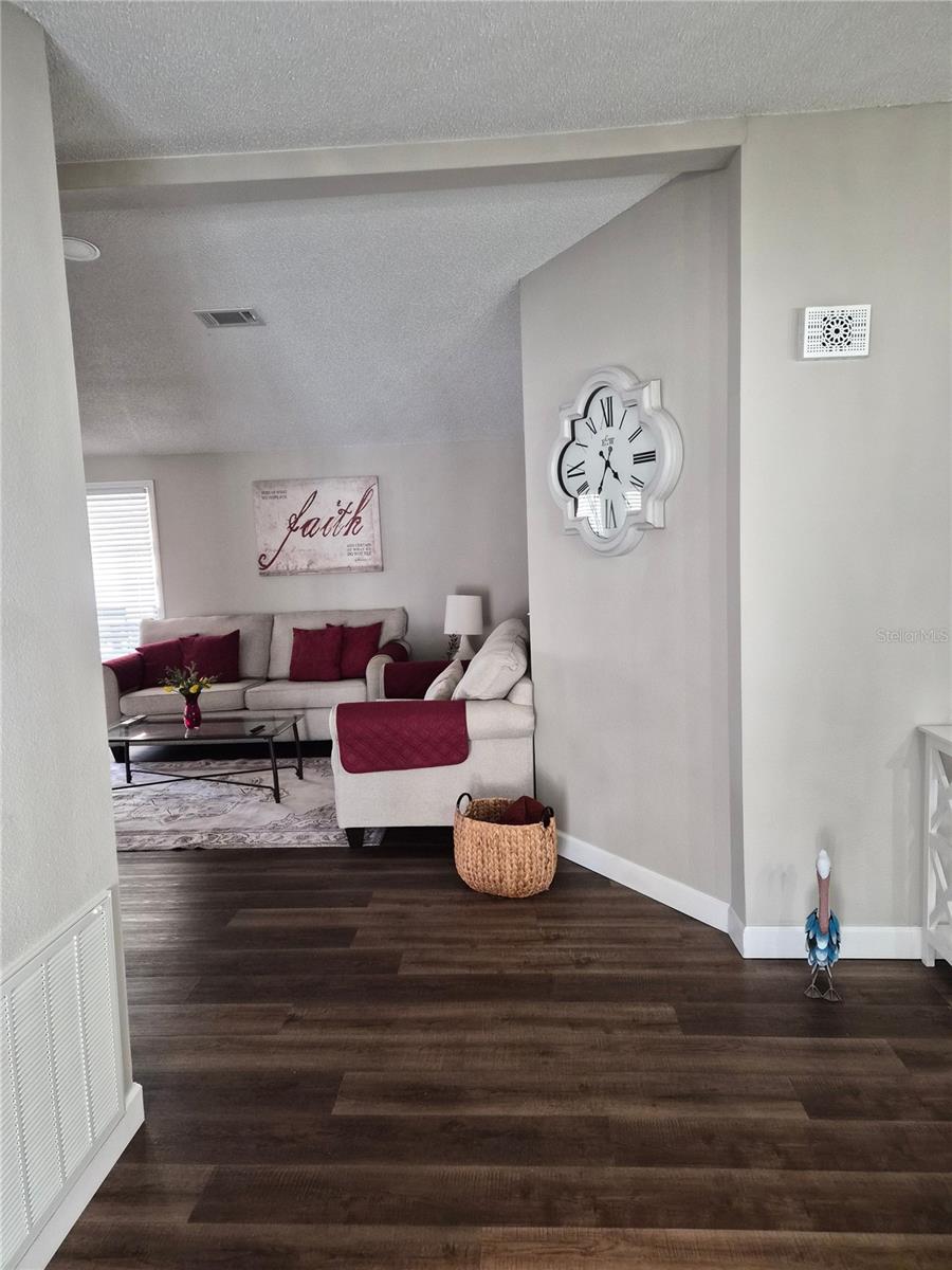 508 SAINT ANDREWS BLVD photo 4