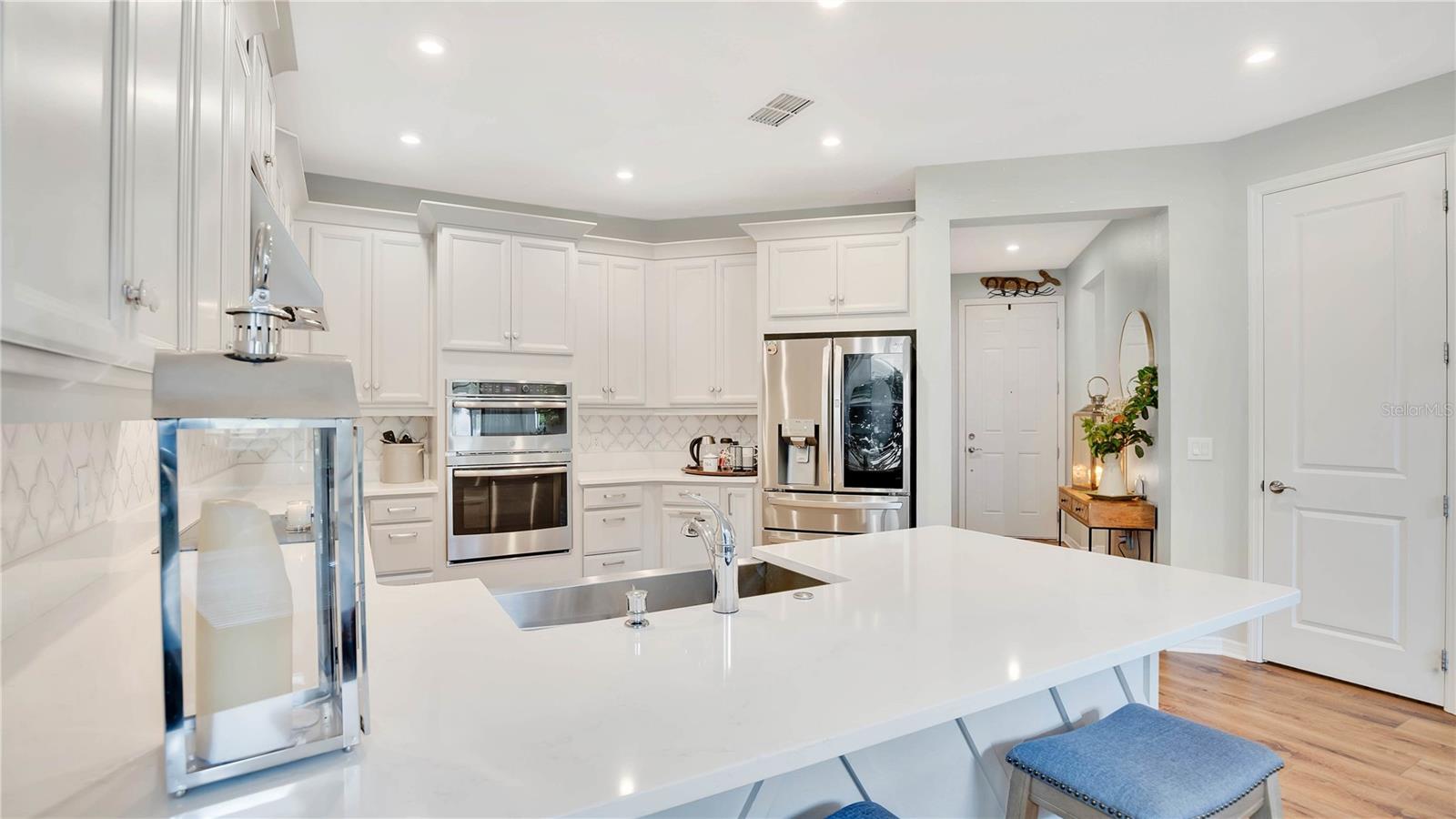 1090 WILDMEADOW RUN photo 4