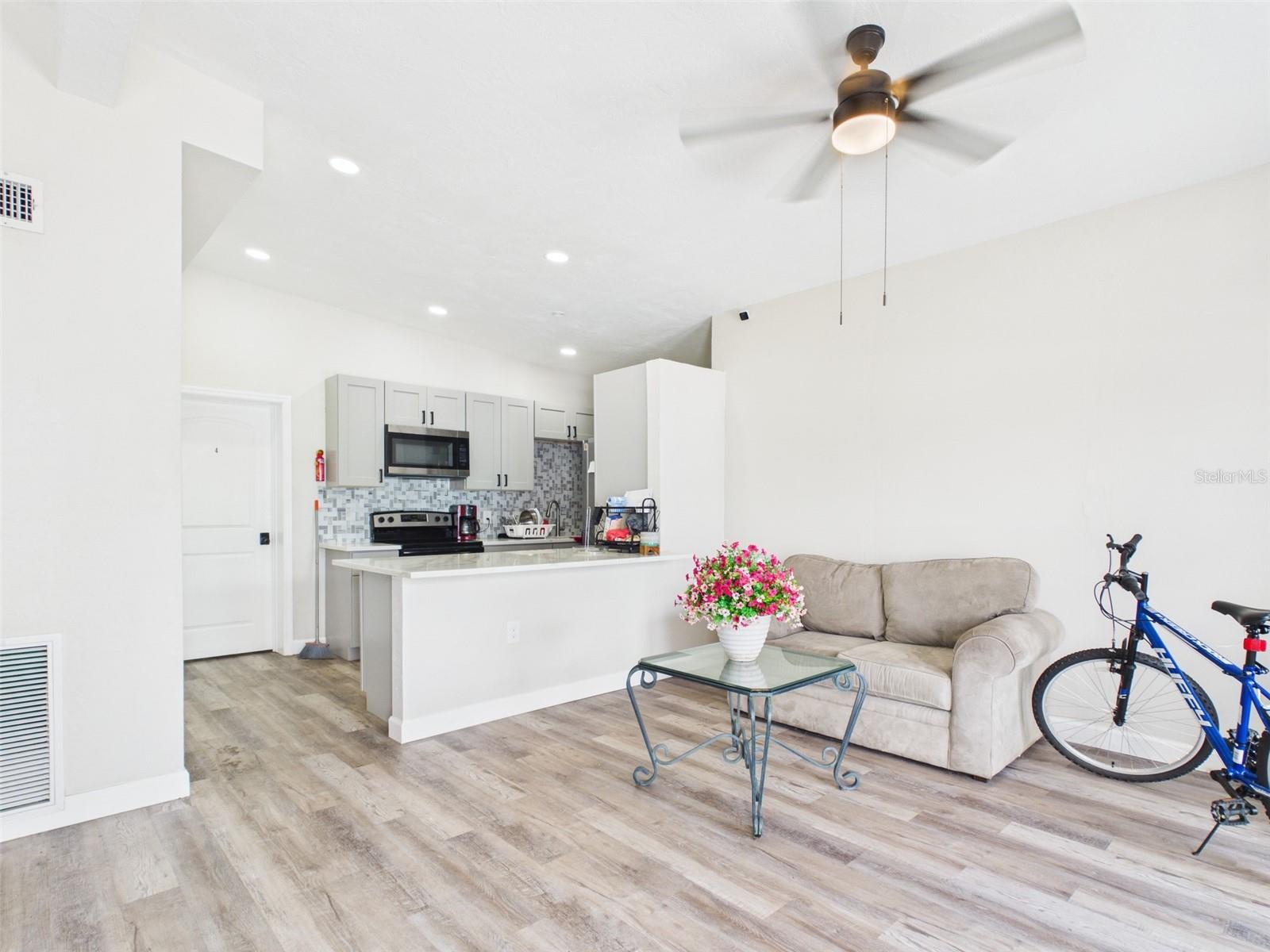 22040 FELTON AVE photo 2