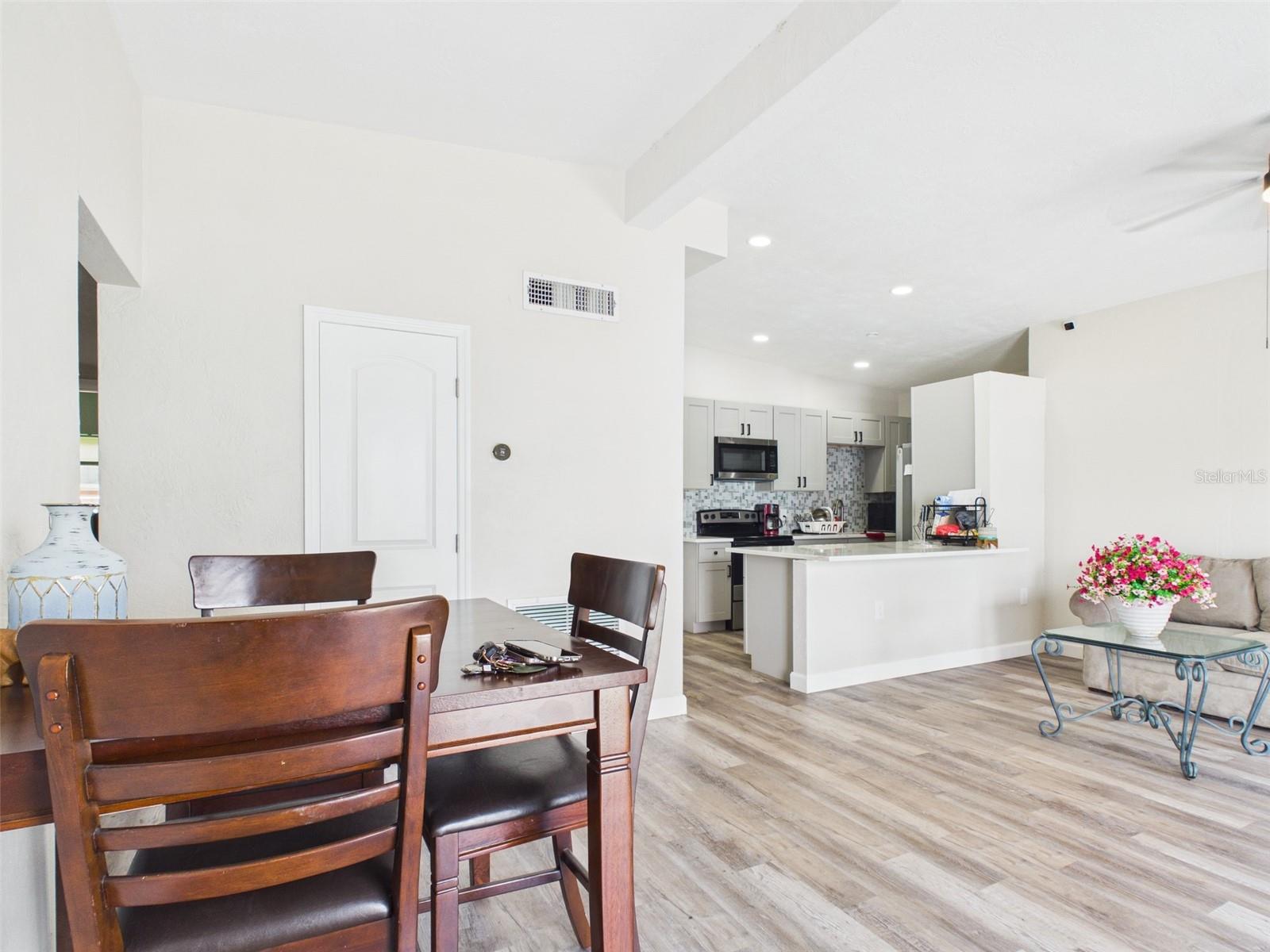 22040 FELTON AVE photo 4