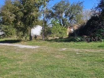 1754 SOLAR DR photo 2