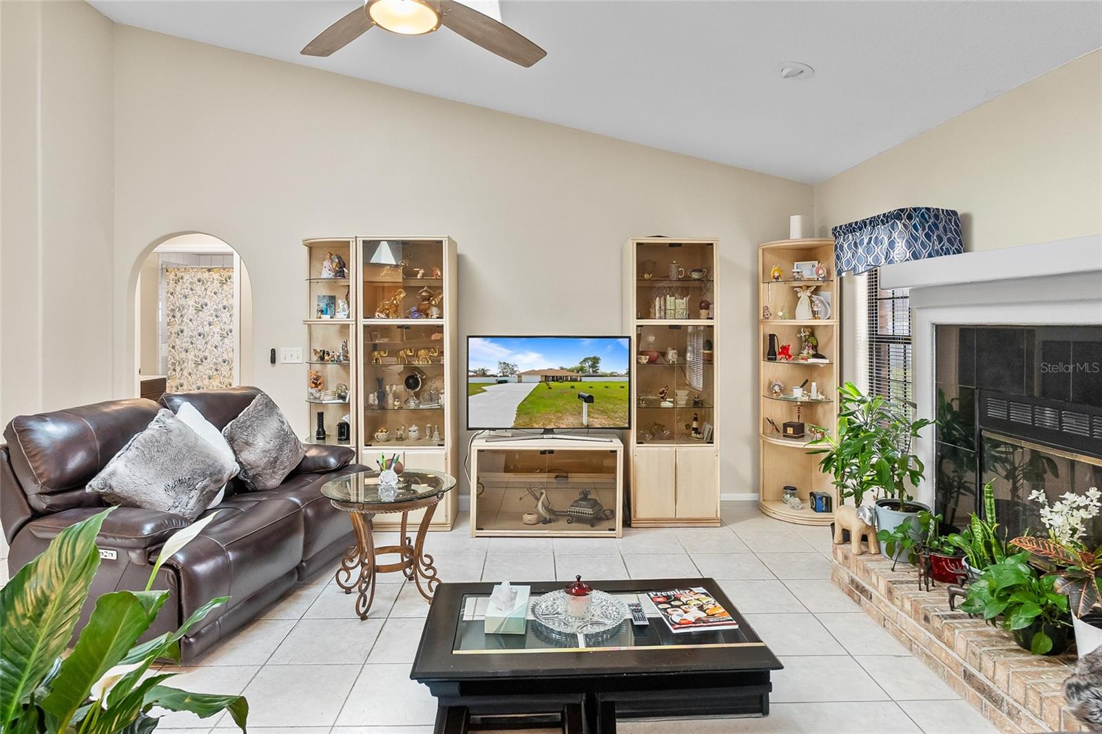 3132 SKY ST photo 4