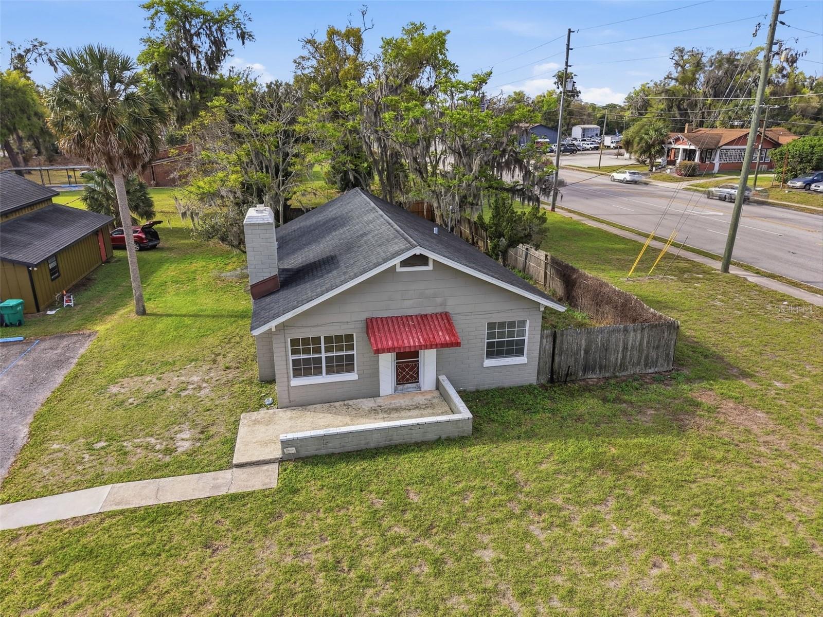 1030 CAMPHOR LN photo 2