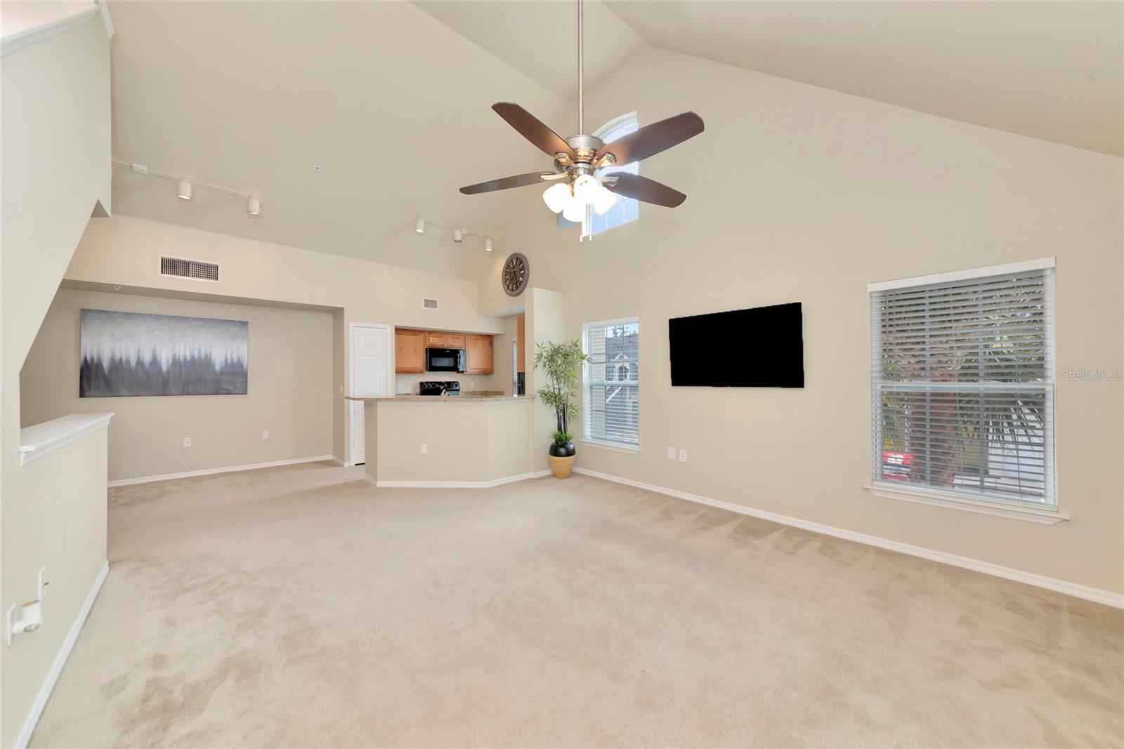 5560 ROSEHILL RD #201 photo 3
