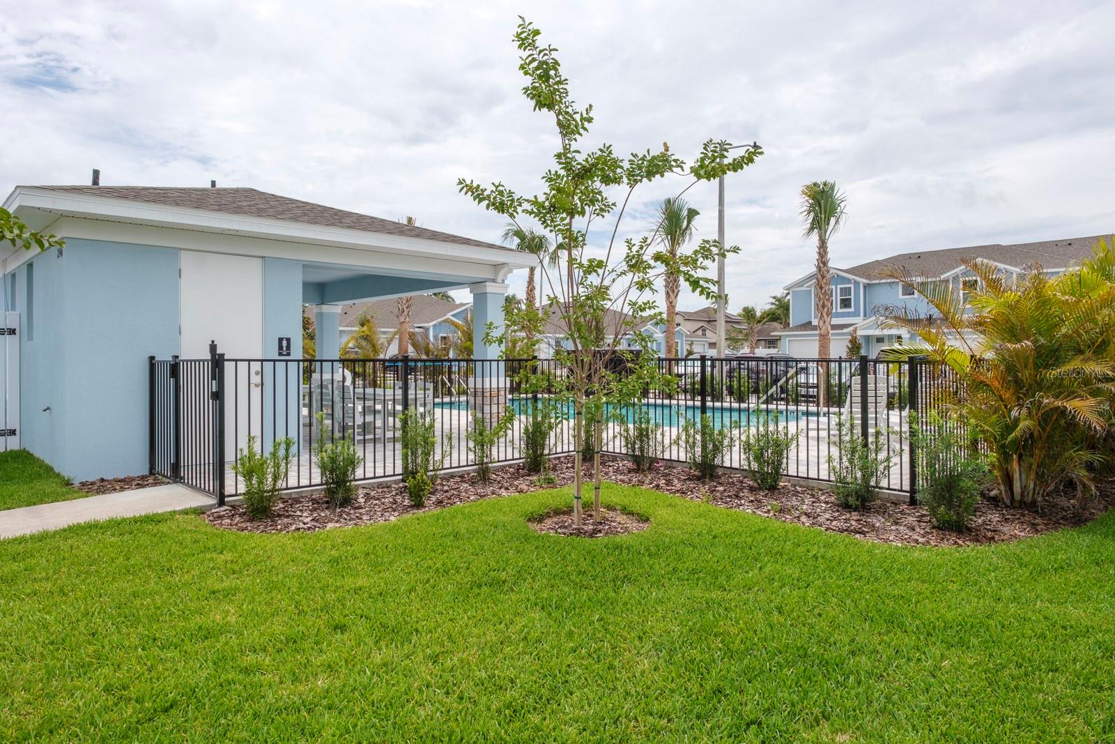 2496 MARIO WAY photo 4