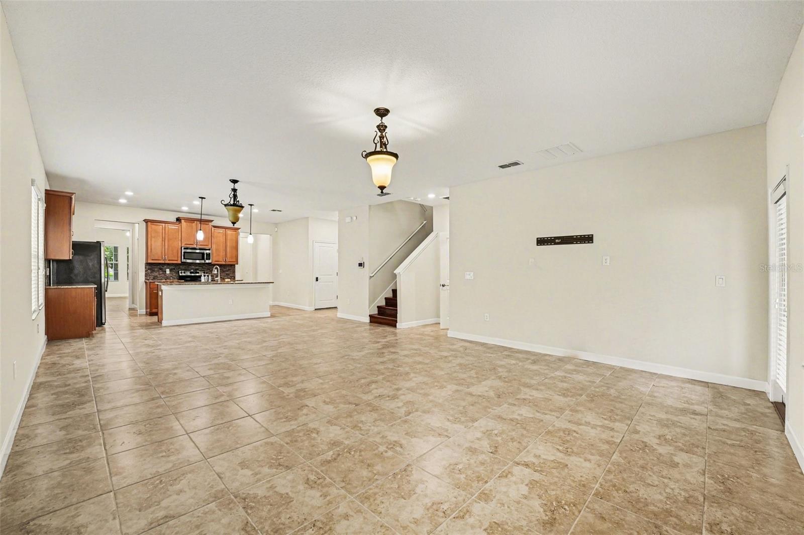 3074 WHITE HORSE CT photo 4