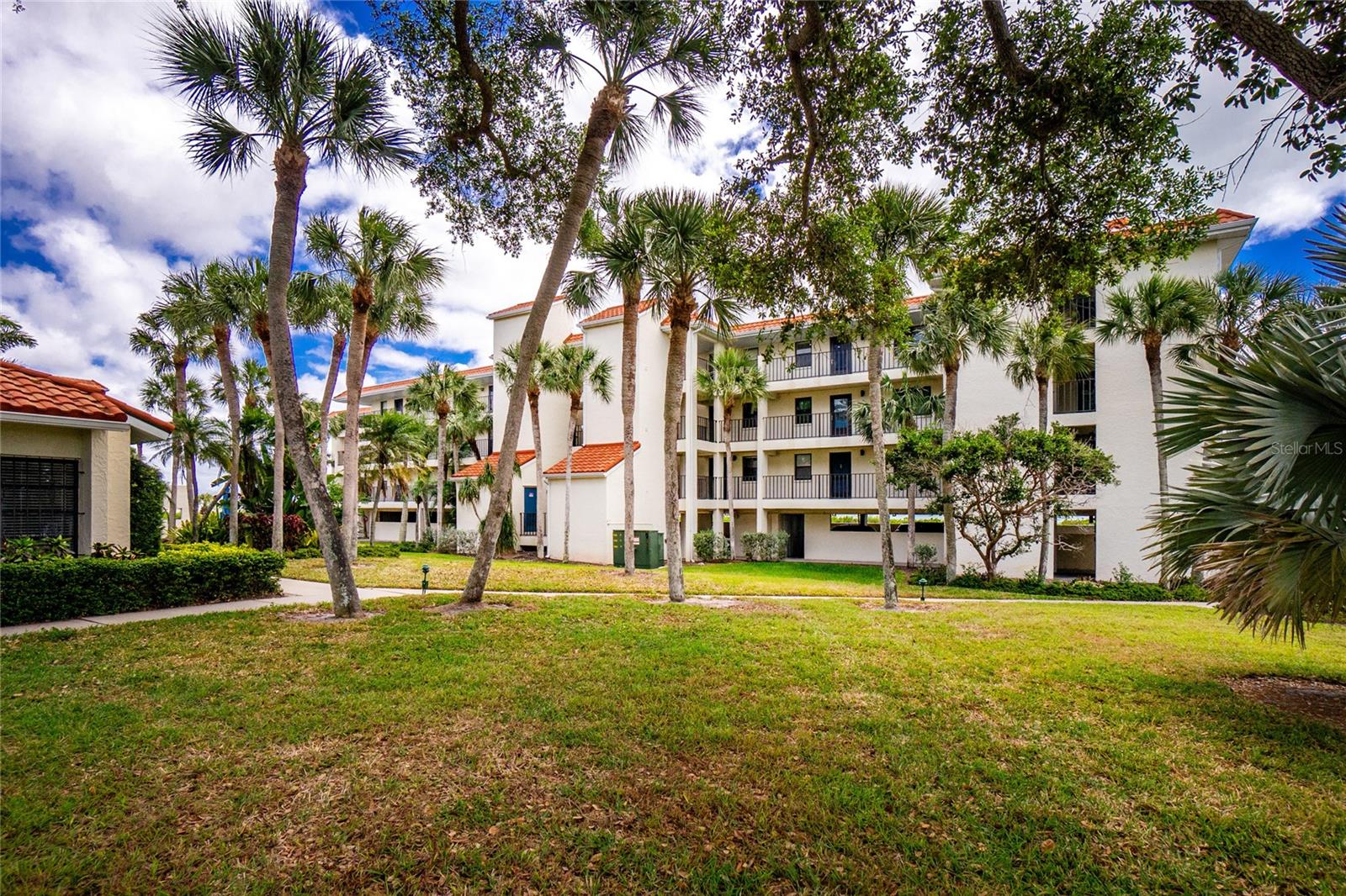 1591 BEACH RD #407 photo 2