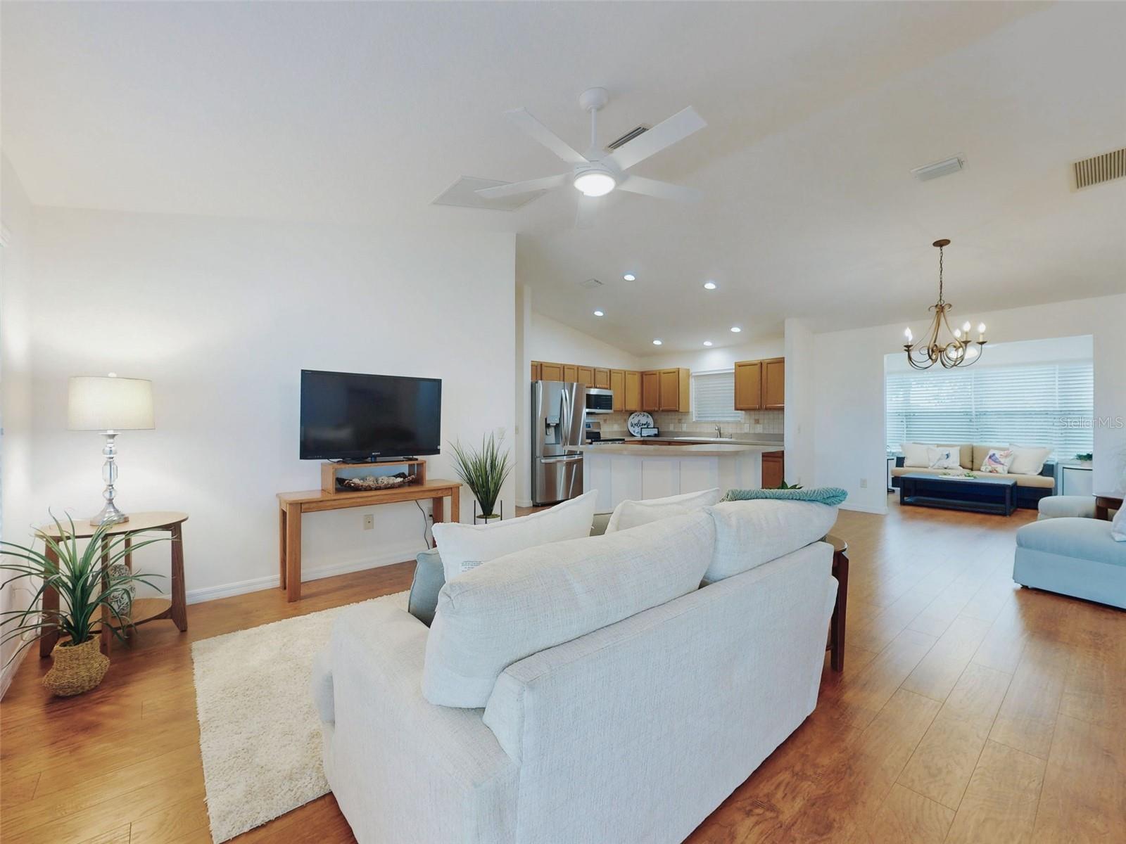 1521 HOLLYBERRY PL photo 3