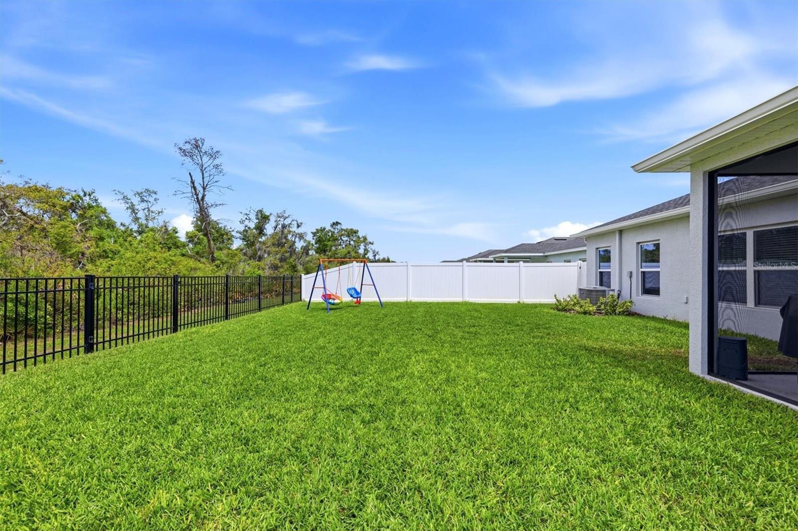 806 170TH CT E