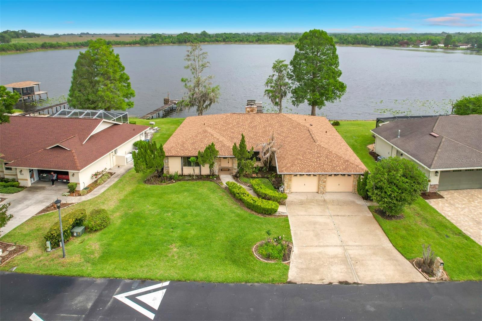 247 S LAKE PANSY DR photo 2