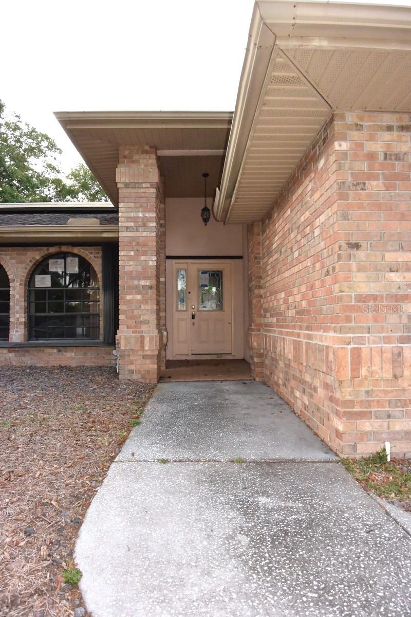 373 ORIANA DR photo 4