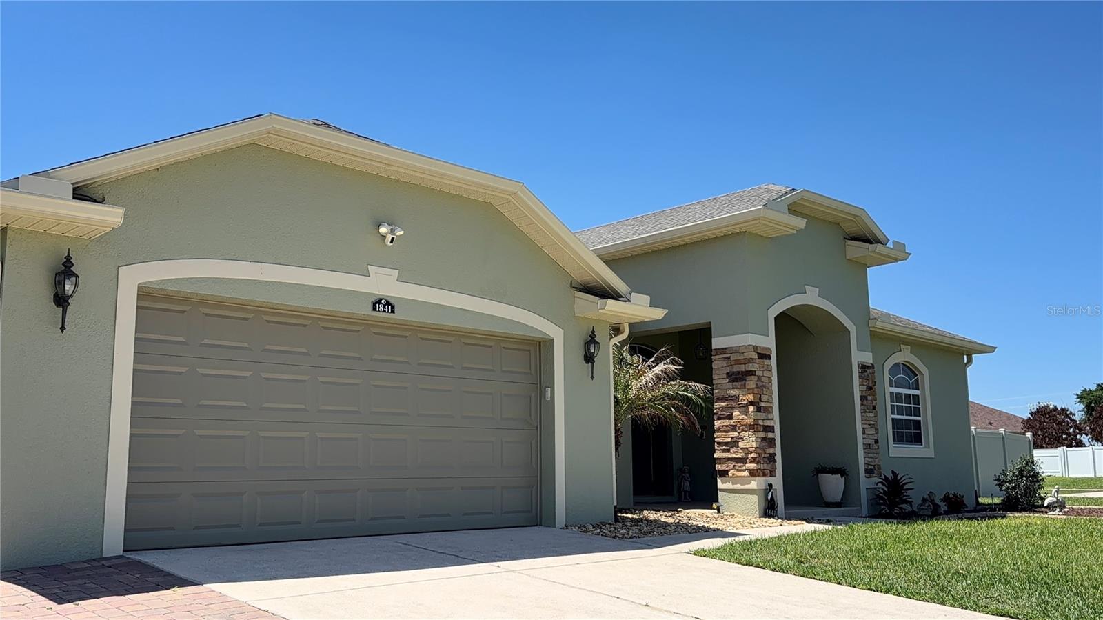 1841 SANDERLING DR photo 2