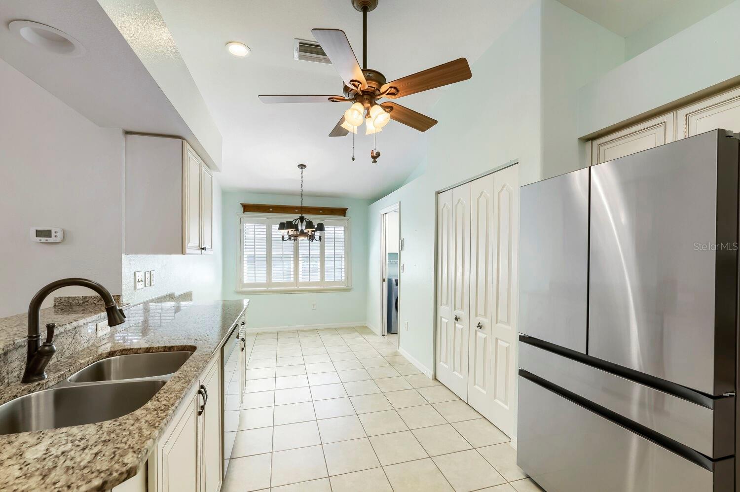 11337 CLEAR OAK CIR photo 3