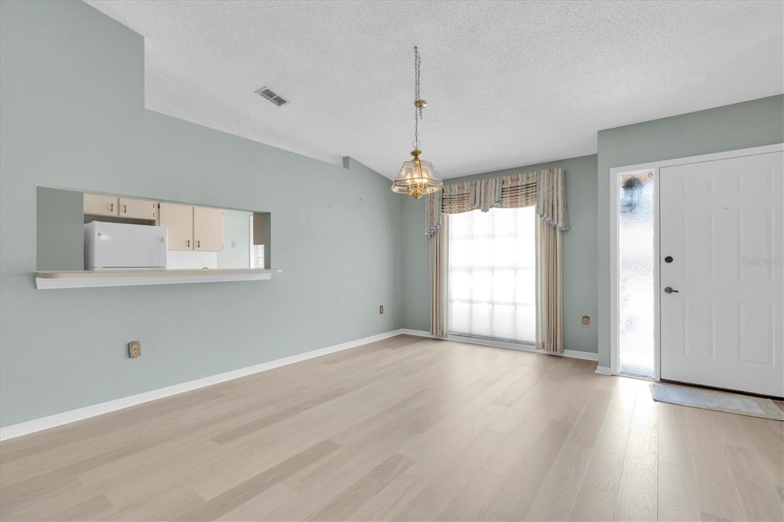 2023 NASH DR photo 3