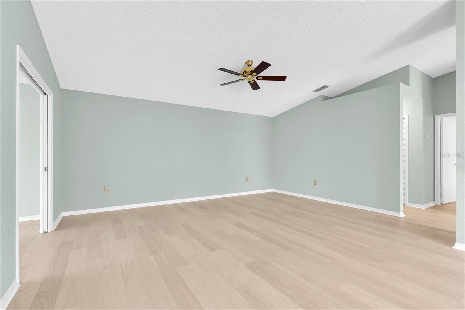 2023 NASH DR photo 5