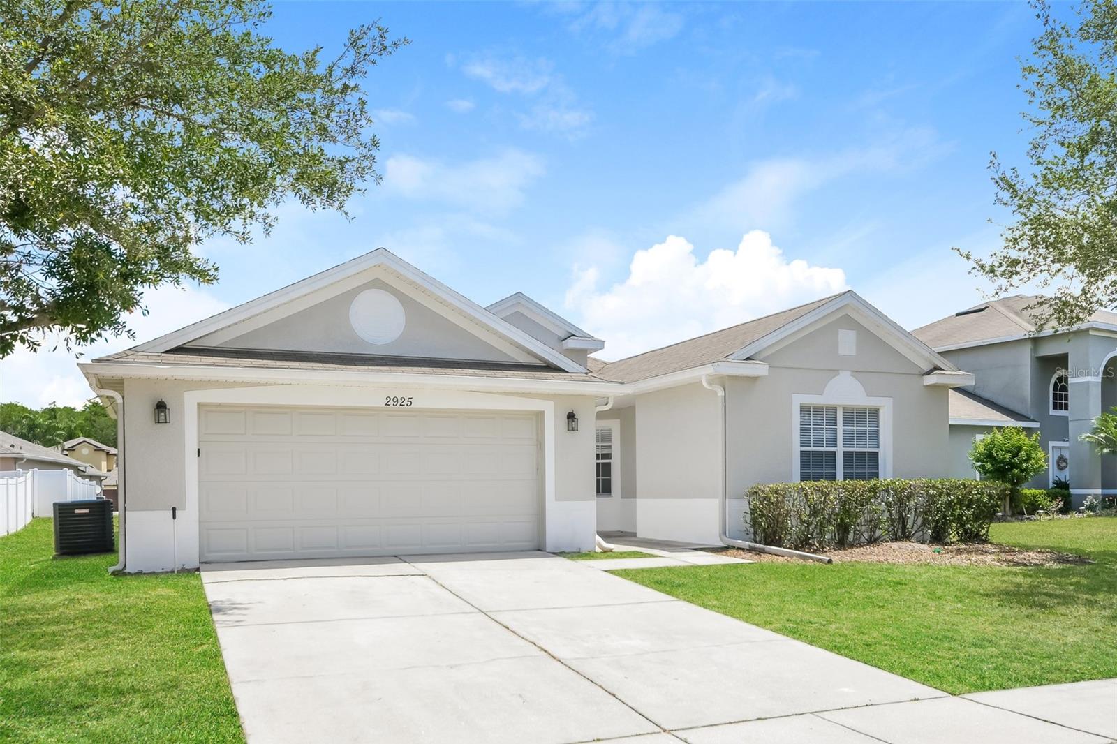 2925 WILLOW CREEK LN photo 2