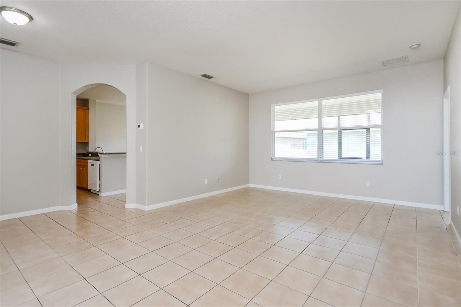2925 WILLOW CREEK LN photo 3
