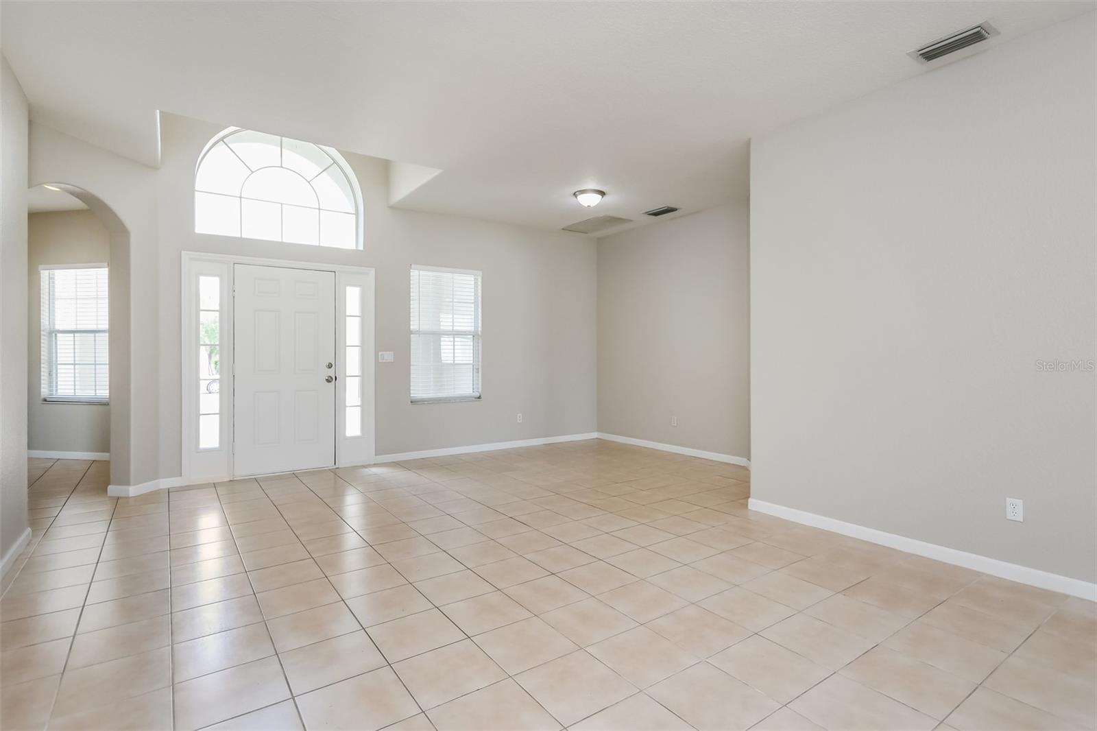2925 WILLOW CREEK LN photo 4