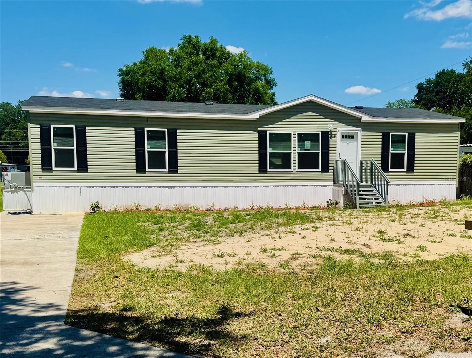 389 WATERVIEW DR photo 2