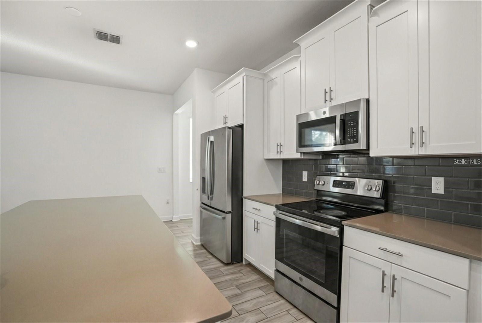 2999 ADDISON BLVD photo 4