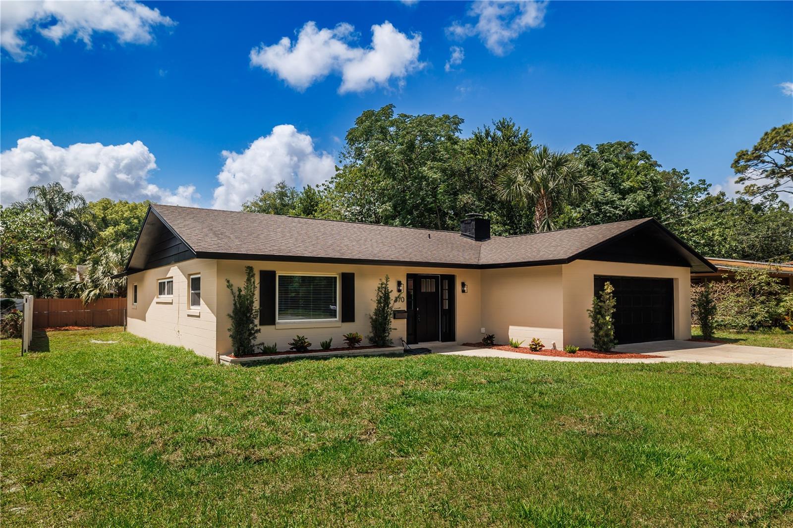 370 SULTANA LN photo 2