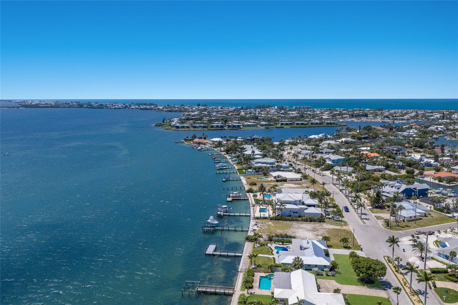 633 KEY ROYALE DR photo 5