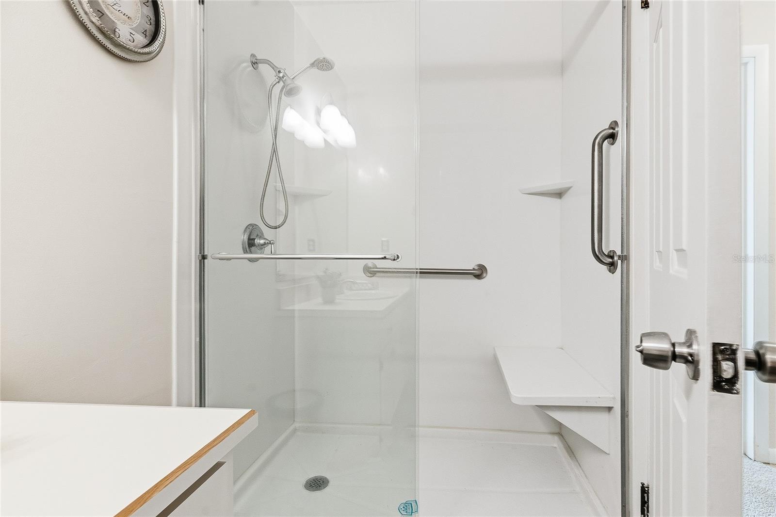 8 LLADD CT photo 5