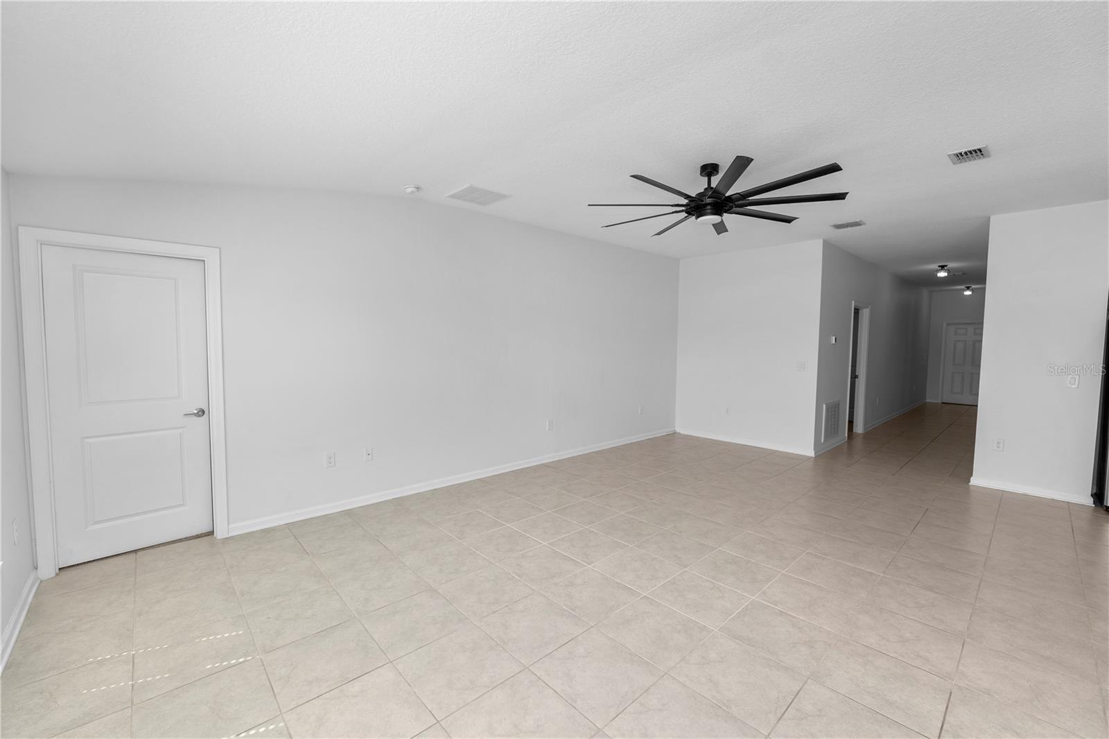 1431 LASSEN ST photo 5
