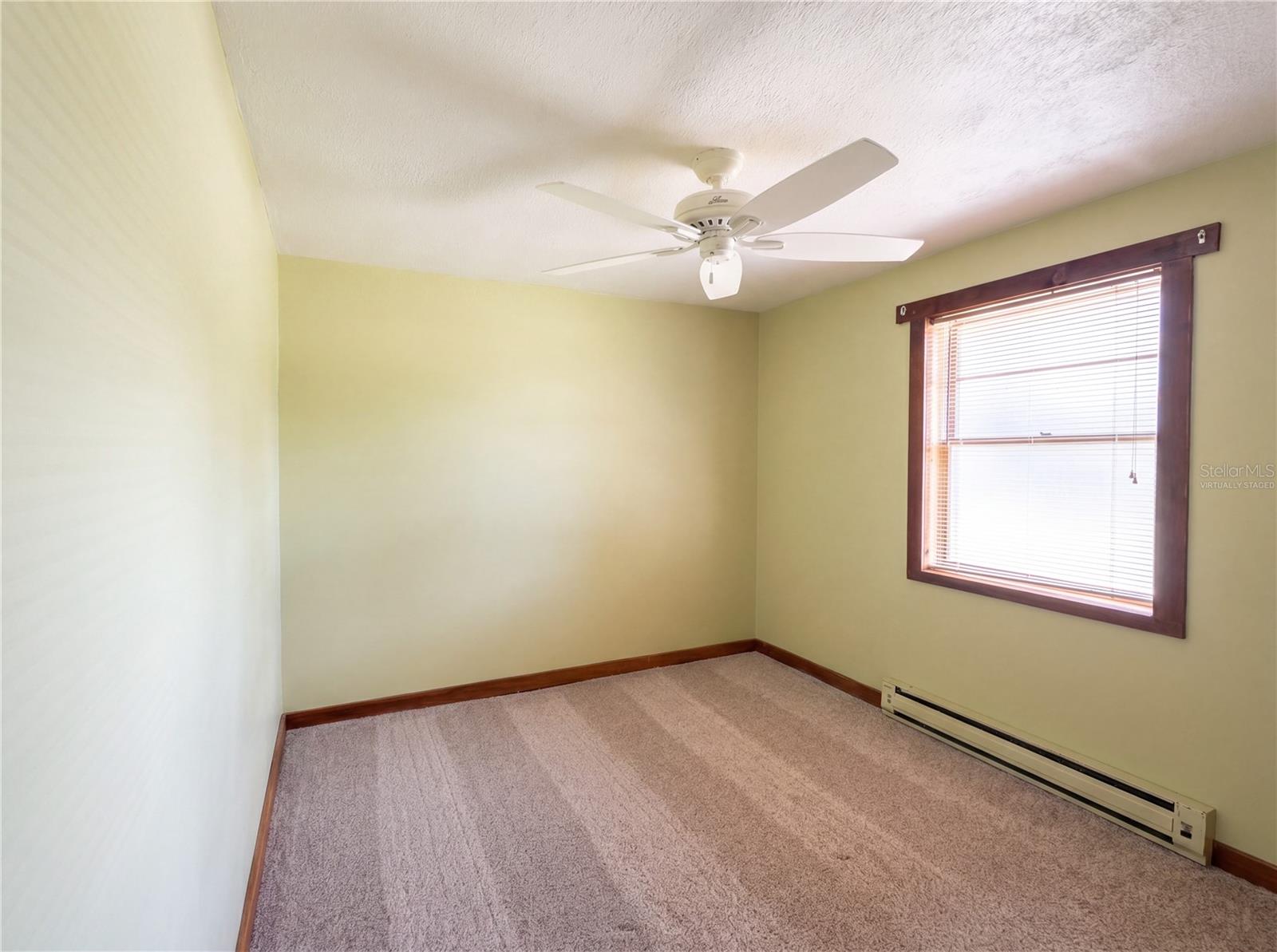 1385 BENDER AVE photo 4