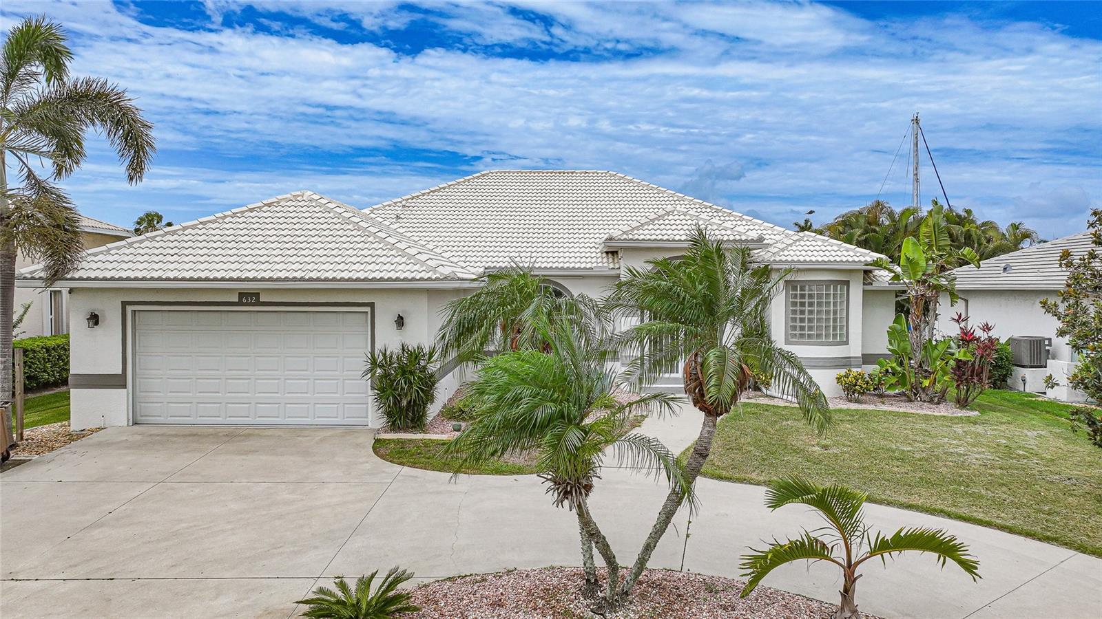 632 MONACO DR photo 3