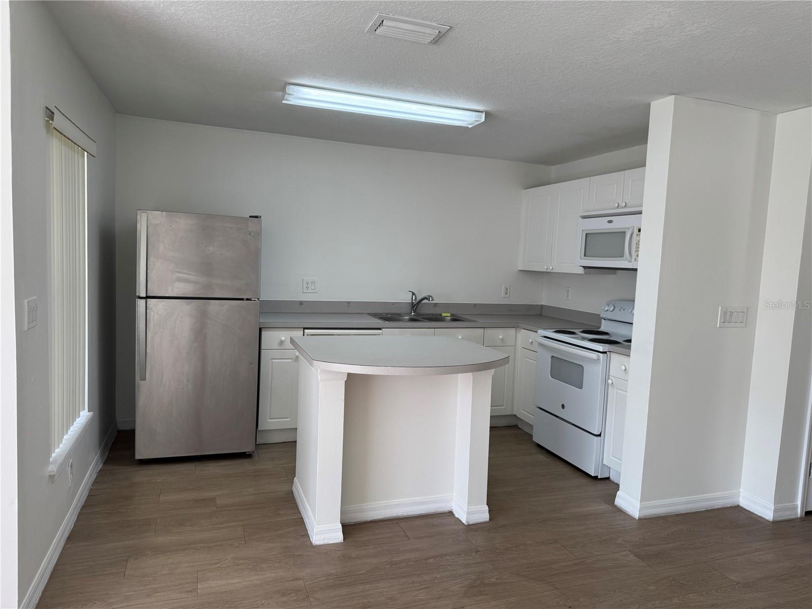 2834 CLUB CORTILE CIR photo 3