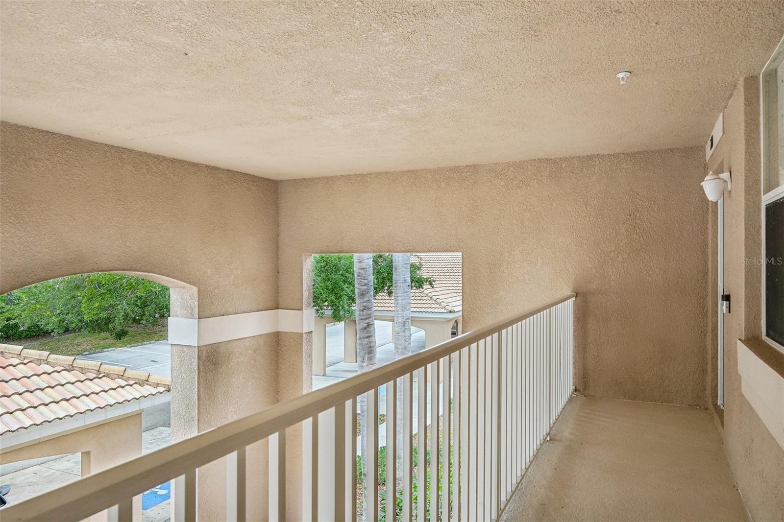 1003 FAIRWAYCOVE LN #201 photo 3