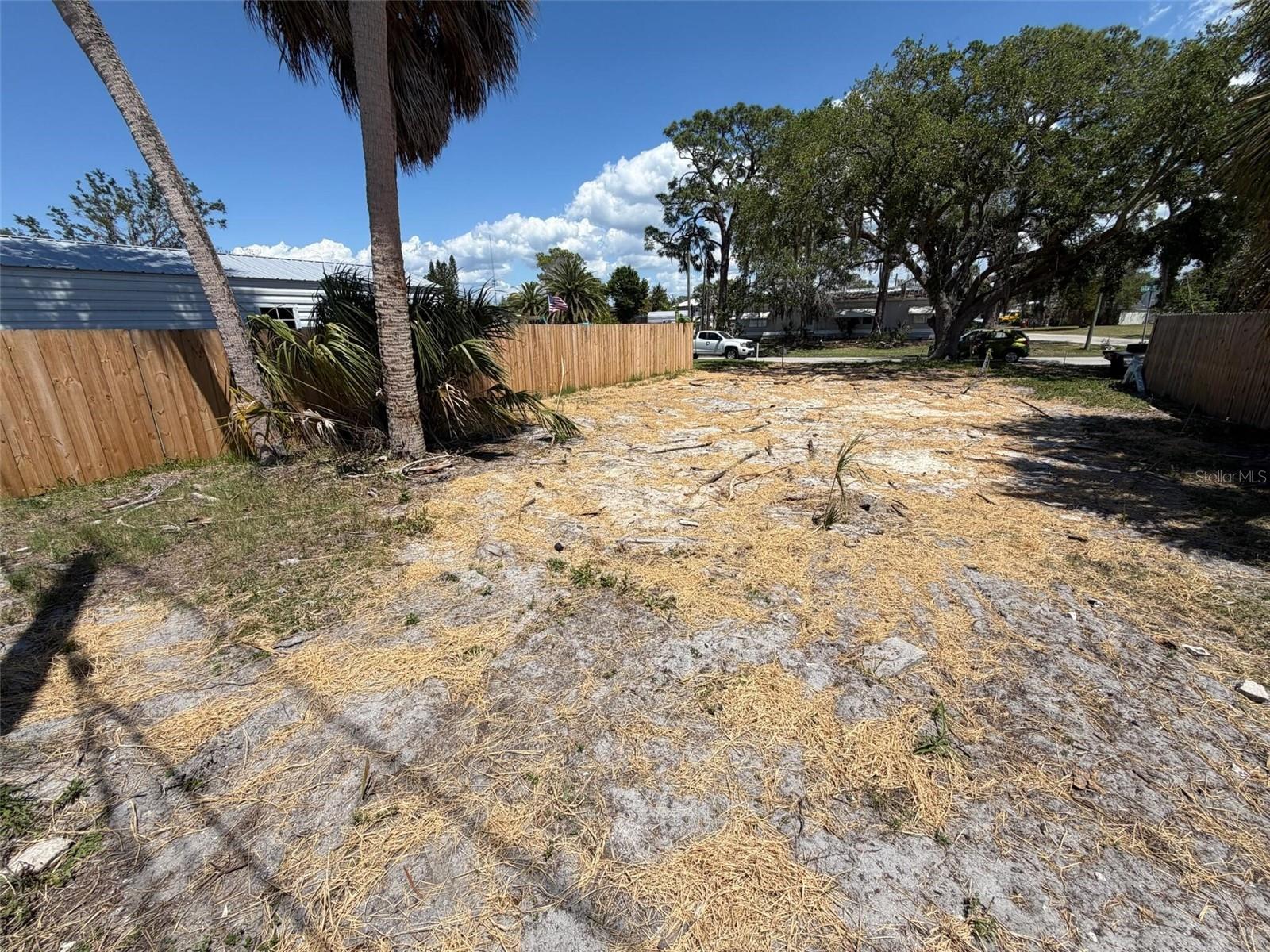 6825 GARDEN DR photo 5