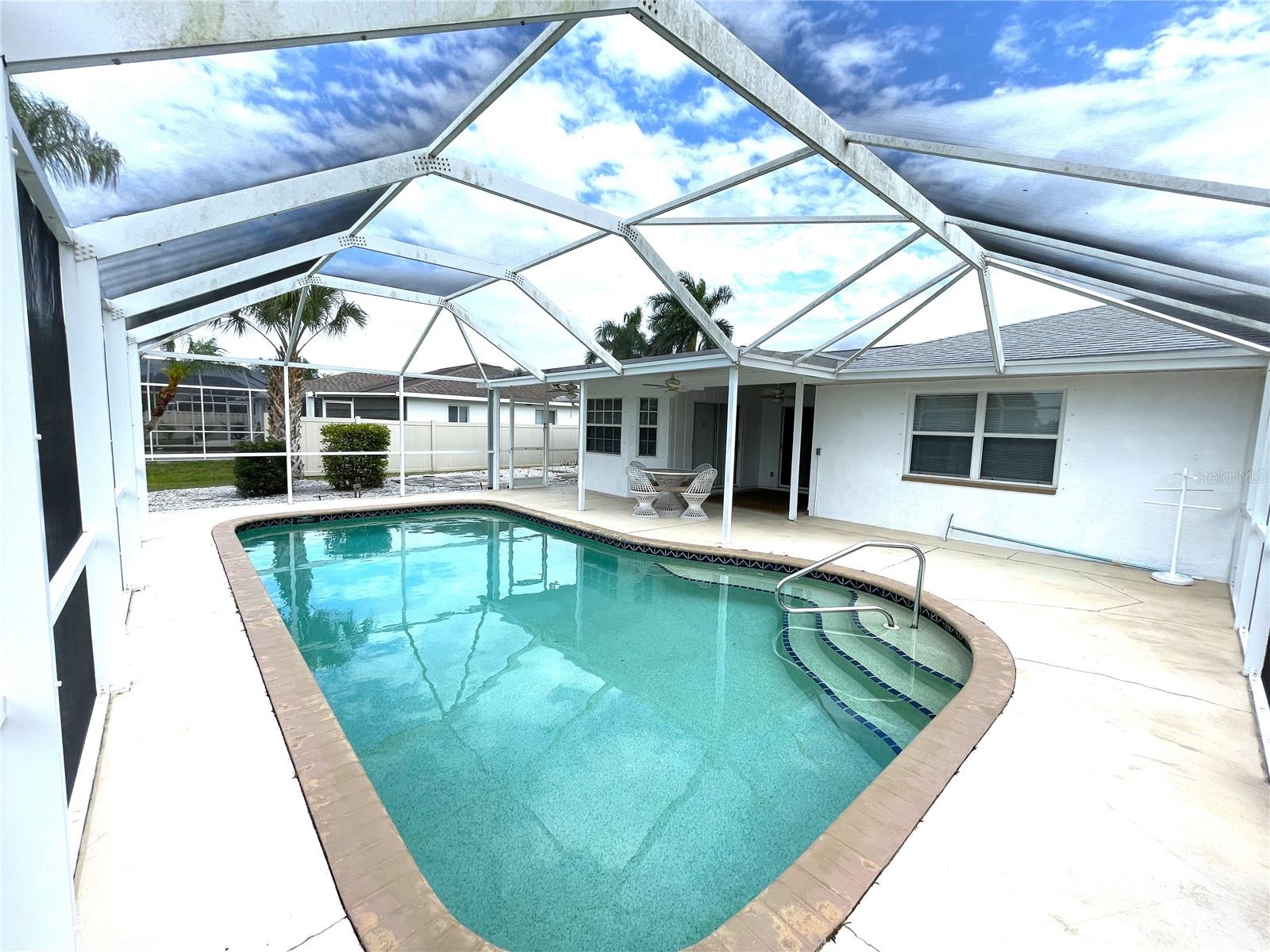 23372 MULLINS AVE photo 4
