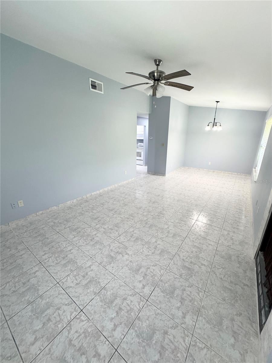 4882 S SEMORAN BLVD #1408 photo 5