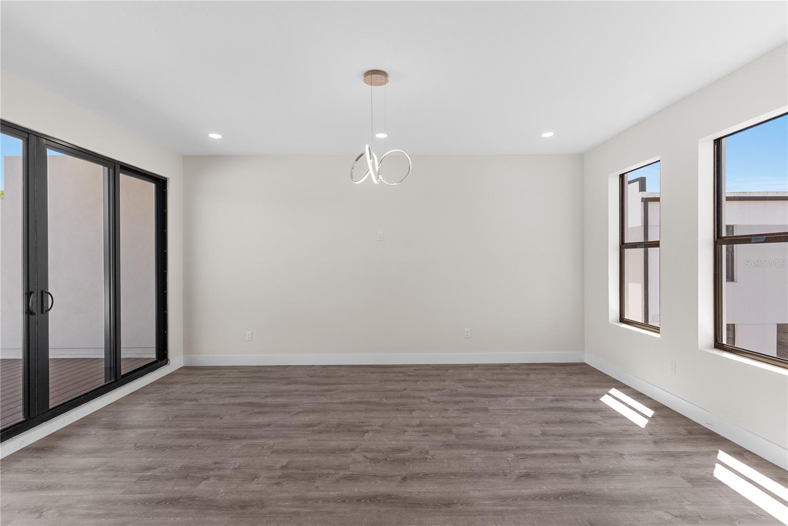 8458 MODANO PL photo 3
