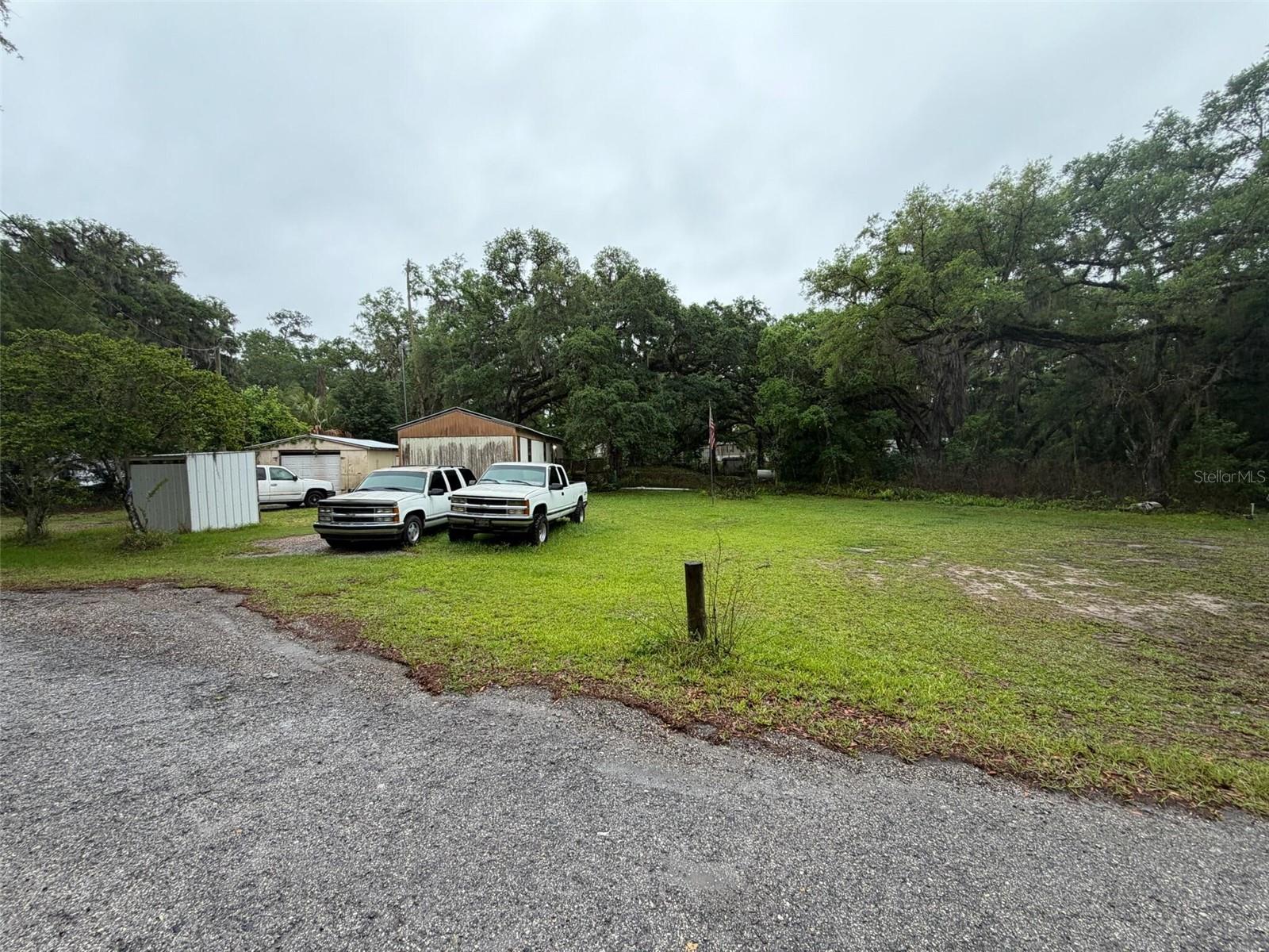 18146 EVENING STAR AVE photo 2