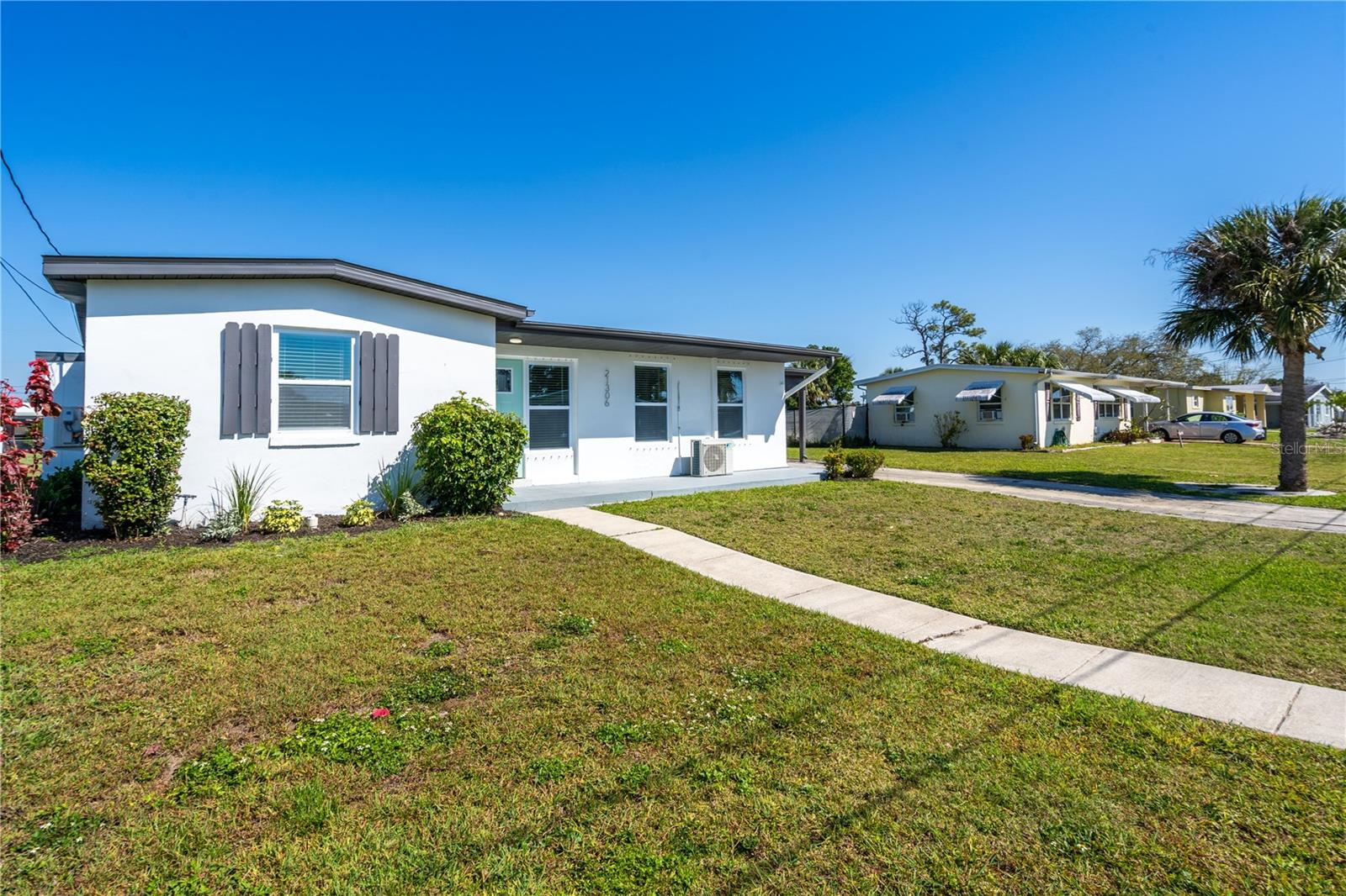 21306 HEPNER AVE photo 2