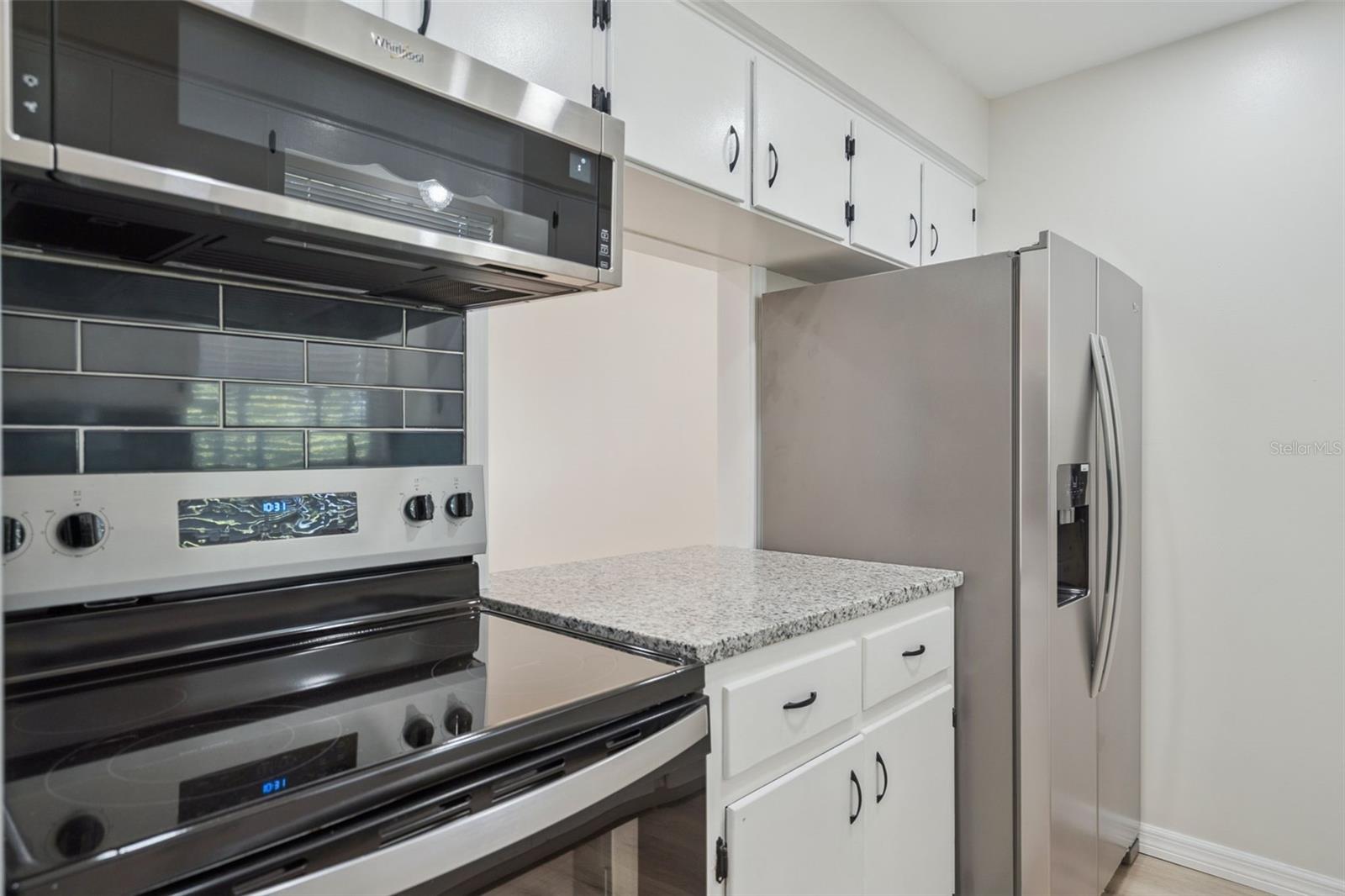 791 LAKE AVE #6 photo 4