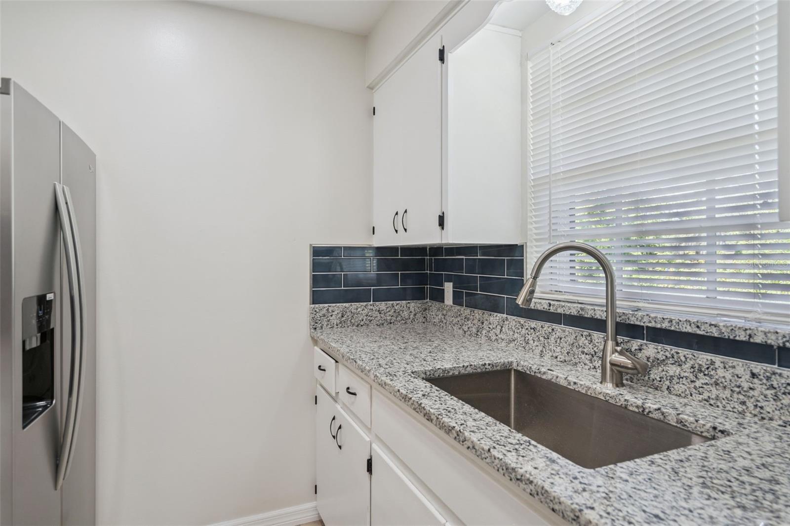 791 LAKE AVE #6 photo 5