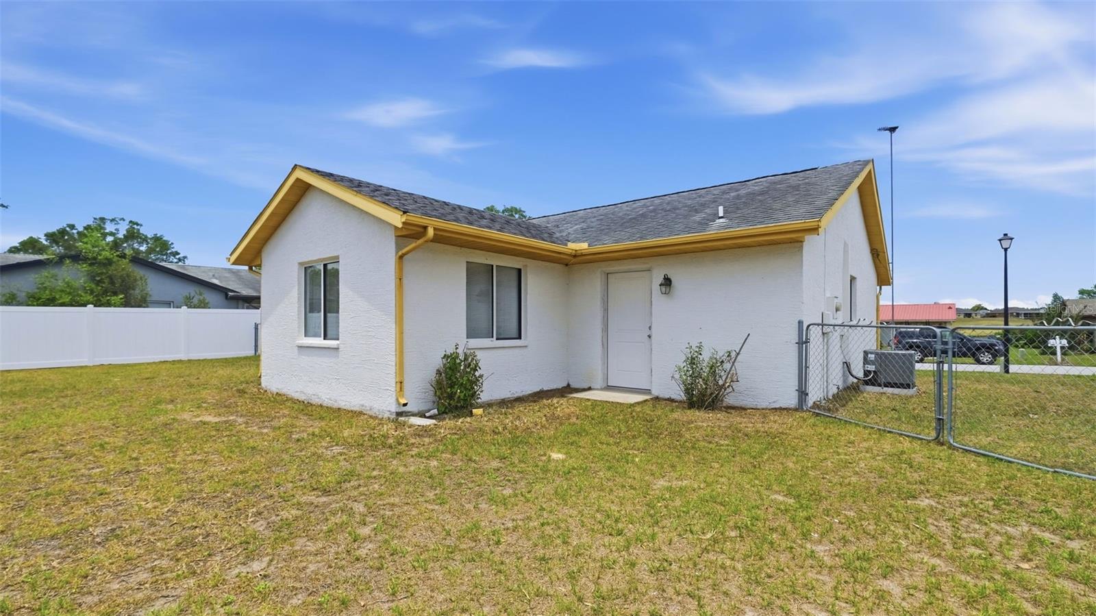 7115 LEXINGTON CIR photo 4