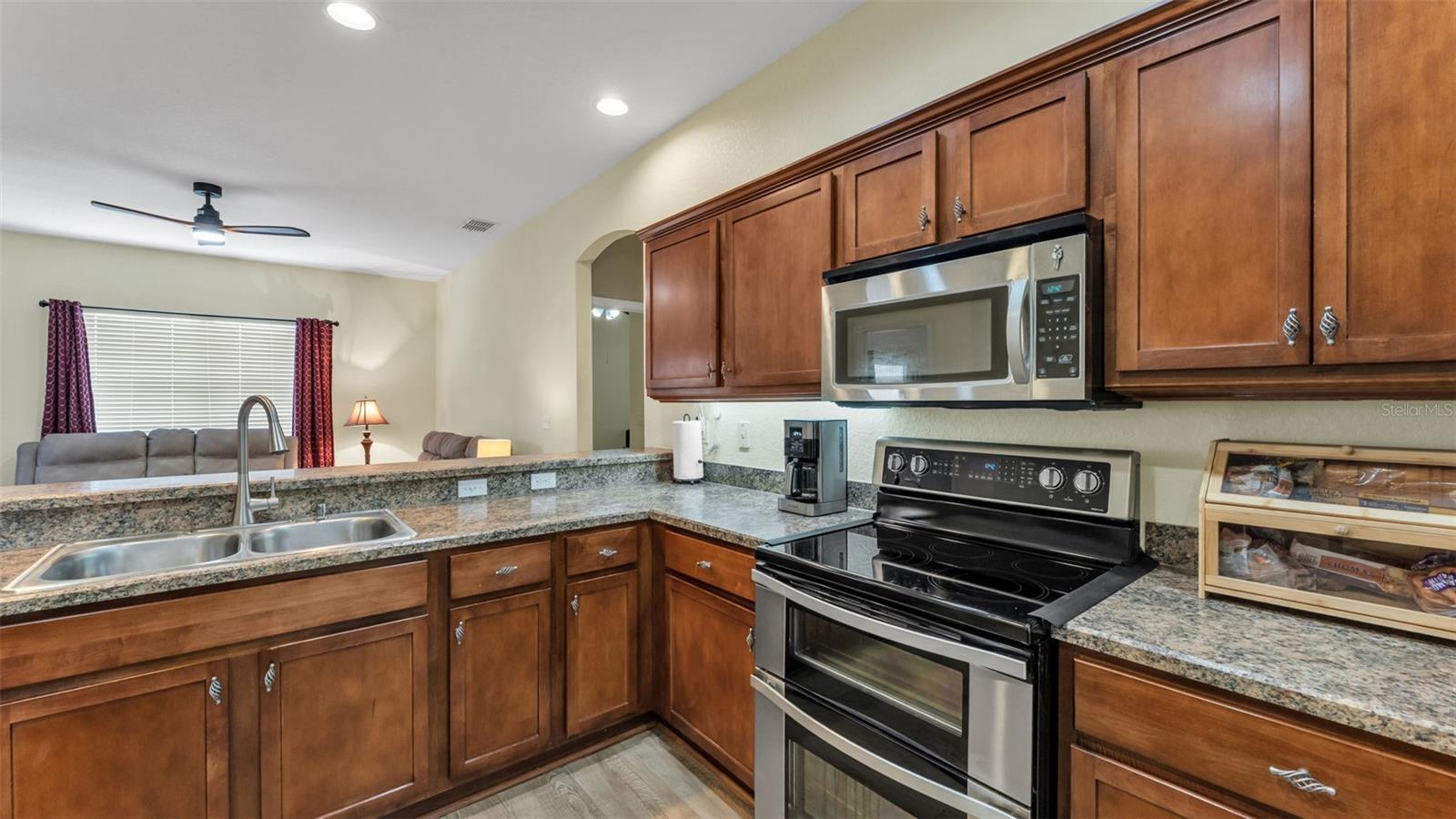 3160 WINCHESTER ESTATES LOOP photo 4