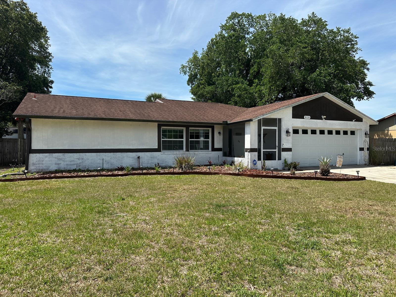 818 MENDOZA DR photo 2