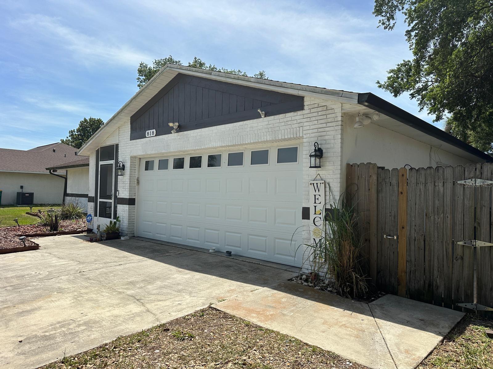 818 MENDOZA DR photo 3