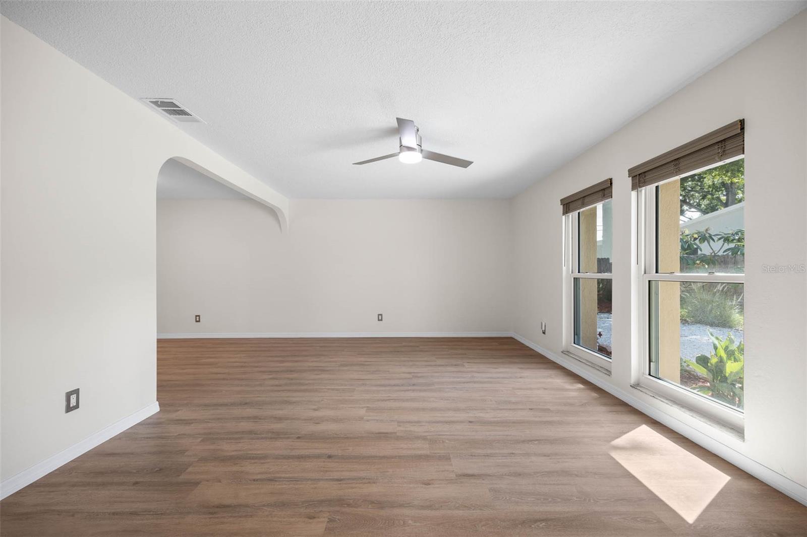 12481 REGENCY AVE photo 5